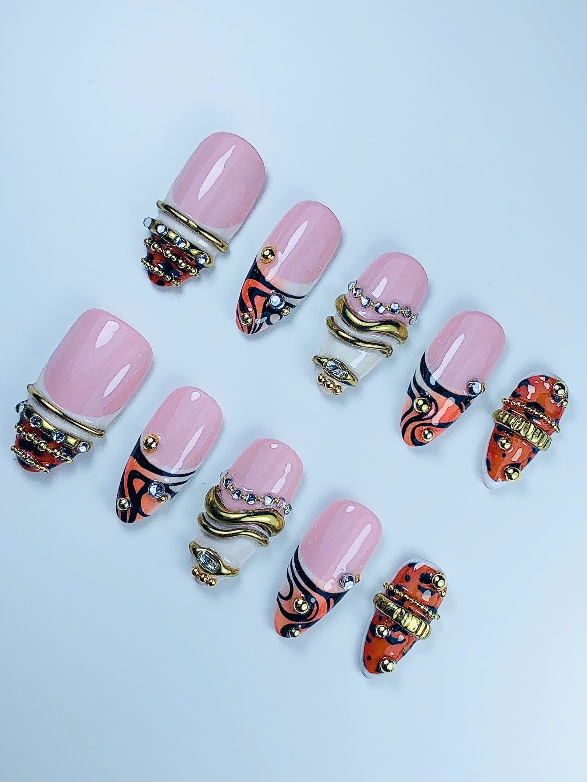 Luxury Abstract Gold Handmade Press On Nail Set